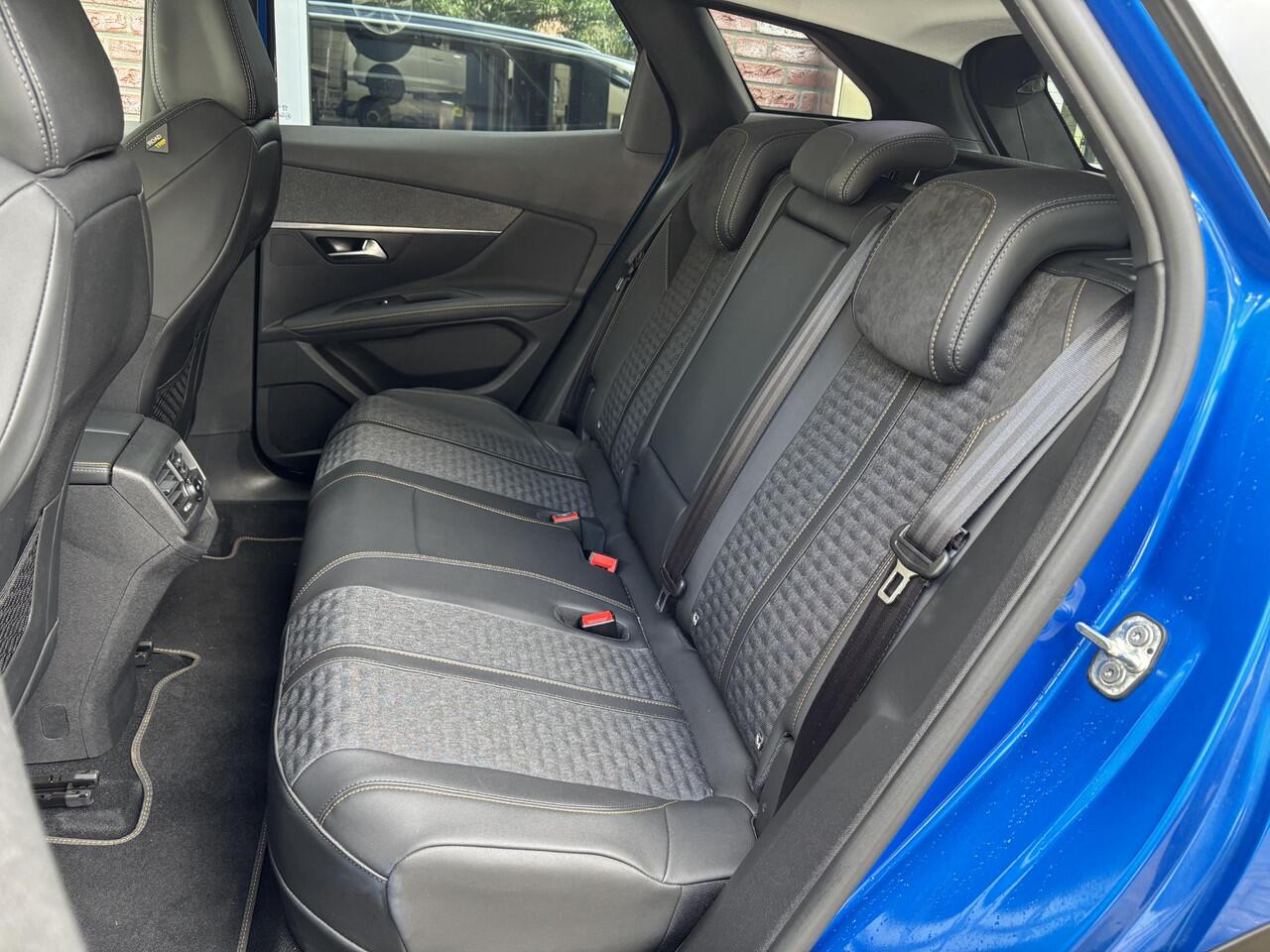 Peugeot 3008 Roadtrip Allure Pack 1.6 PHEV HYbrid 225pk e-EAT8 | TWO-TONE | TREKHAAK | STOELVERW. | NAVI | CAMERA | DODEHOEKBEW.