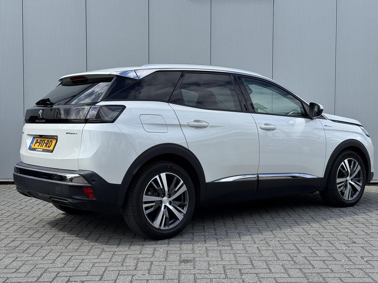 Peugeot 3008 1.6 HYbrid4 300PK Allure AWD Plug-in trekgewicht geremd 1250 KG/ Apple Carplay Android Auto / Climate Control / 360 Camera / Parkeersensoren achter / Adaptiv Cruise Control /