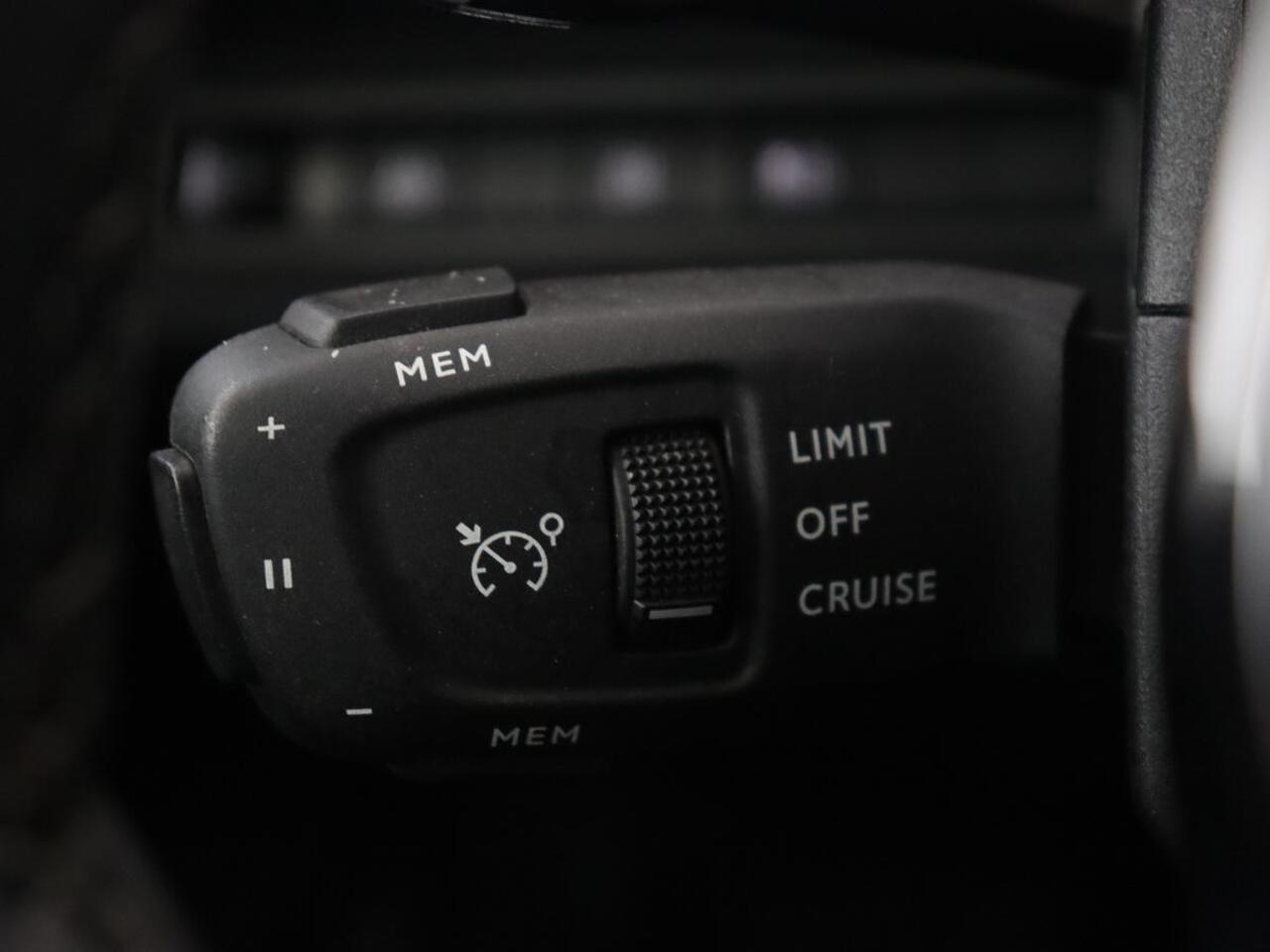 Peugeot 3008 1.6 HYbrid 225 Allure | Camera | Carplay | Half leder | Navigatie | Full LED | Parkeerhulp | Climate control | Cruise control | PHEV | Plug In