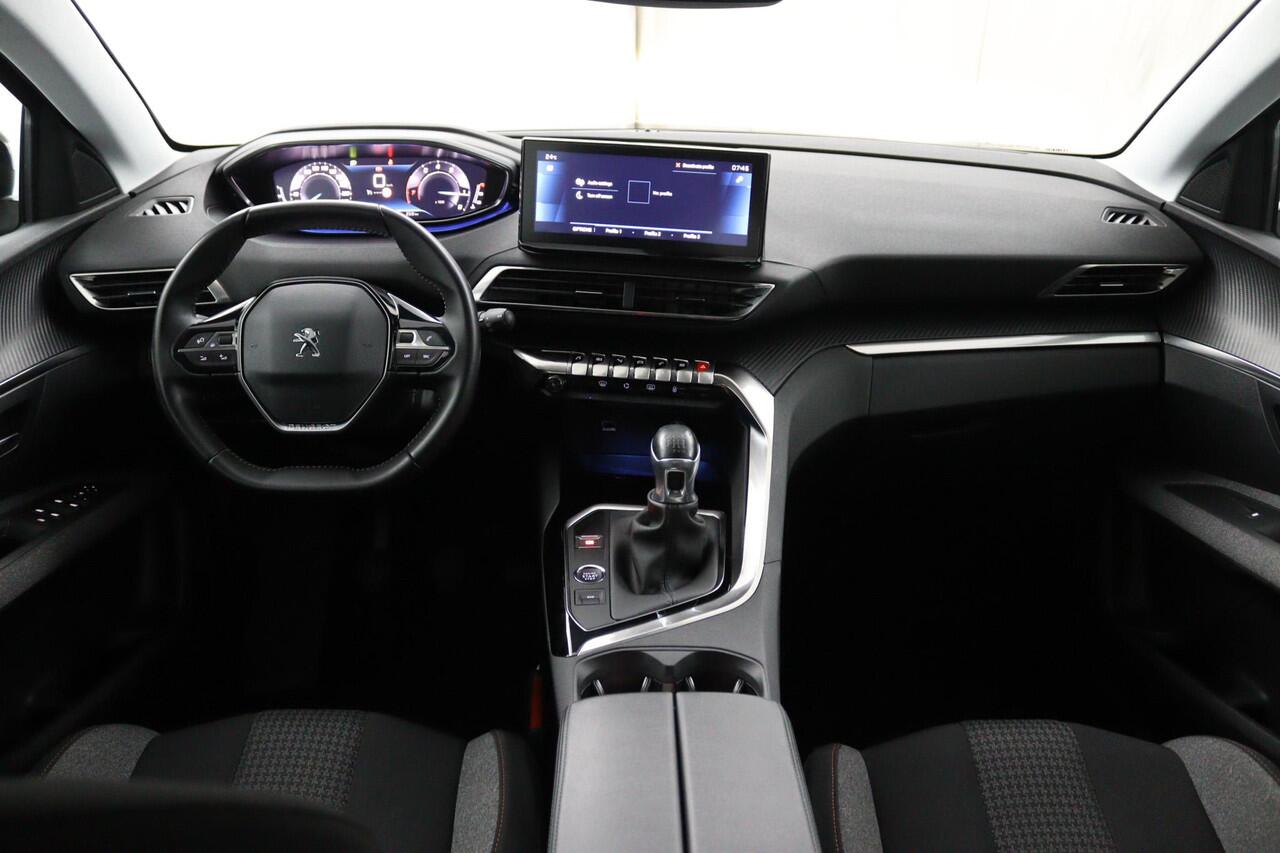 Peugeot 3008 1.2*FACELIFT*130PK*NAVI*ECC*CRUISE*CAMERA*CARPLAY*