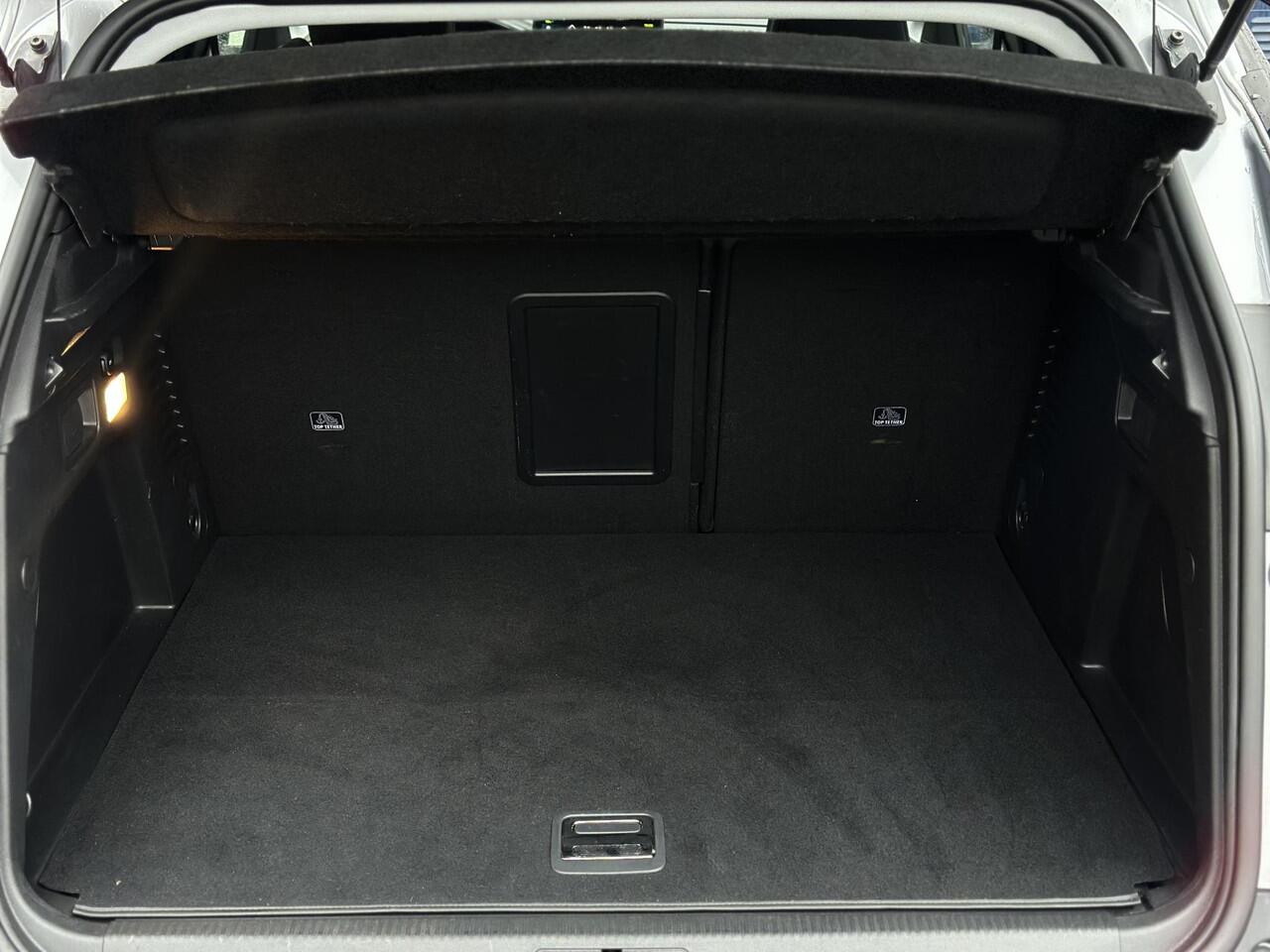 Peugeot 3008 1.6 HYbrid 225 Blue Lease Allure | Trekhaak | Navigatie | Cruise Control | Climate Control | Full LED | DAB | Apple Carplay/Android Auto | Parkeercamera/-sensoren | Keyless Entry/Start | Standkachel |