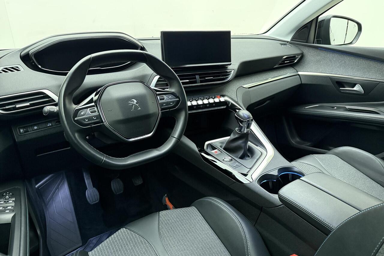 Peugeot 3008 1.2 PureTech Blue Lease Allure | Apple carplay/Android auto | Navigatie | Adaptive cruise | Camera | Elektrische kofferklep | Keyless entry + start | Climate control