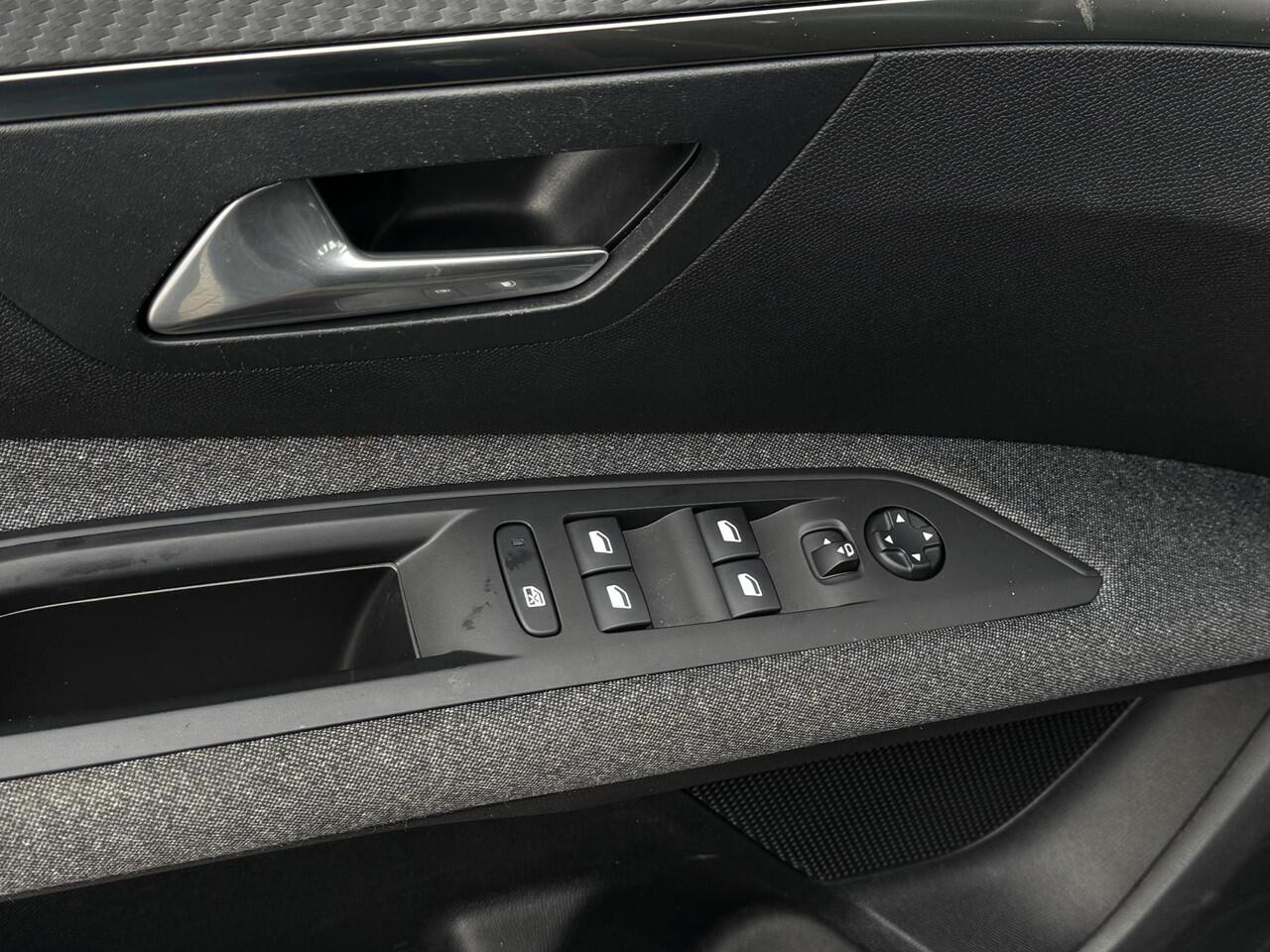 Peugeot 3008 1.2 PureTech Blue Lease Active NL AUTO | CAMERA | TREKHAAK | CARPLAY |