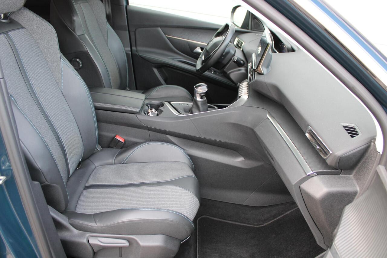 Peugeot 3008 1.2 PureTech 130pk Allure Airco Navi Camera Carplay Zeer mooi