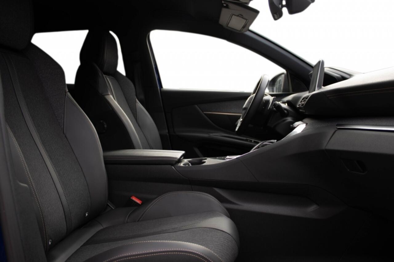 Peugeot 3008 3008 Hybrid4 300 GT Line Camera l Blind spot l Keyless