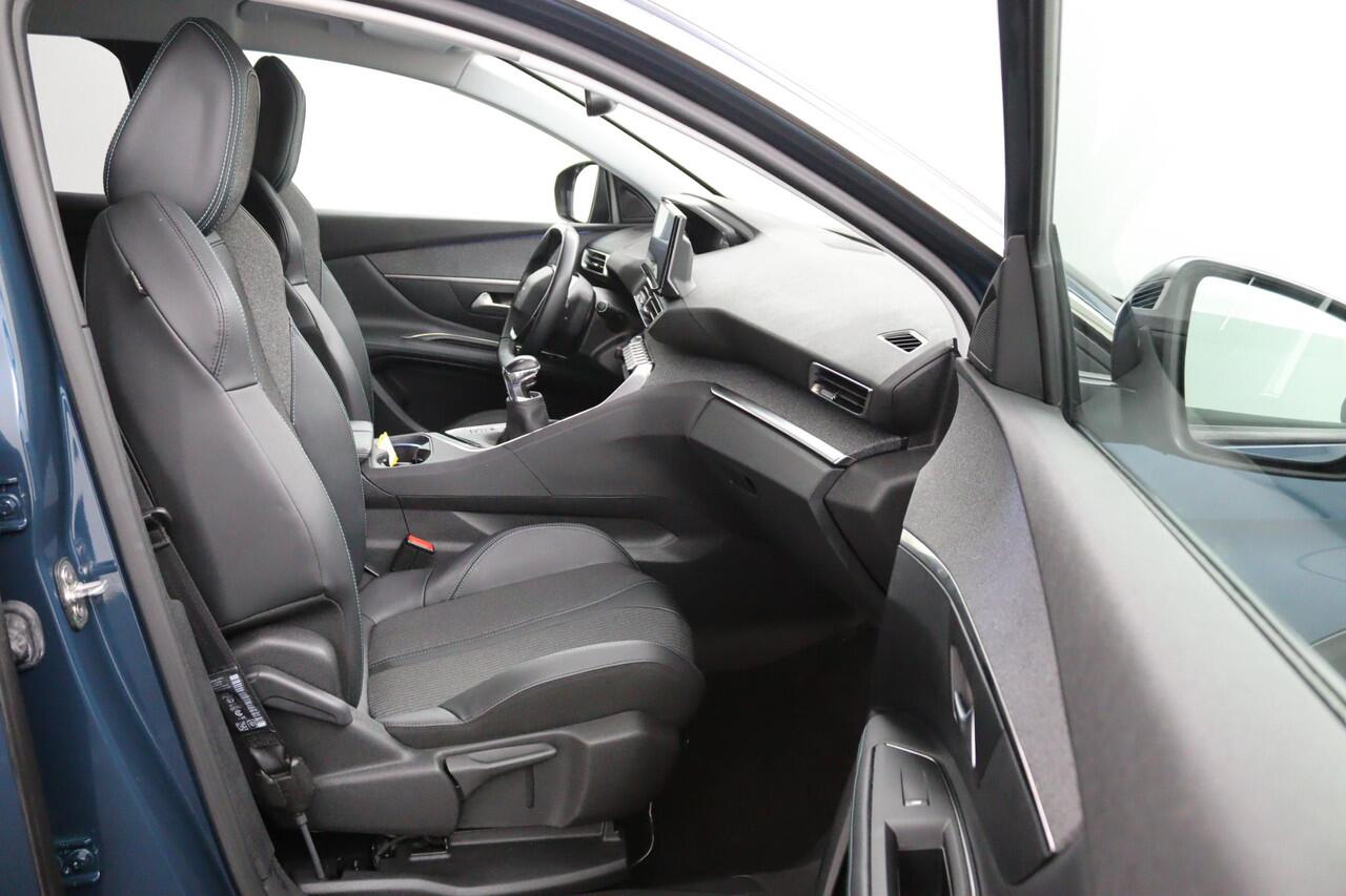 Peugeot 3008 1.2*FACELIFT*CARPLAY*130PK*ECC*CRUISE*NAVI*CAMERA*