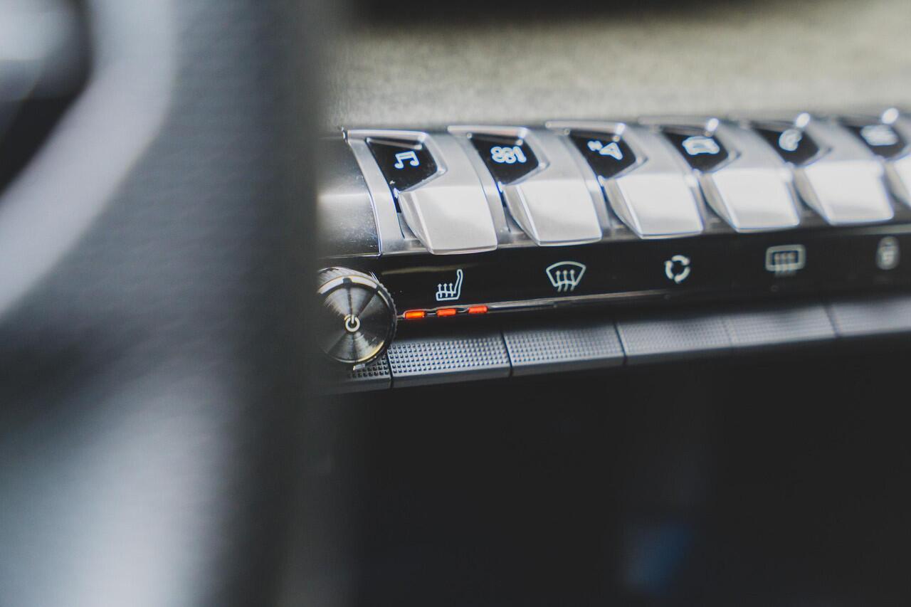 Peugeot 3008 1.6 PureTech GT ADAPTIVE | CAMERA | KEYLESS | CARPLAY | 1E EIGN