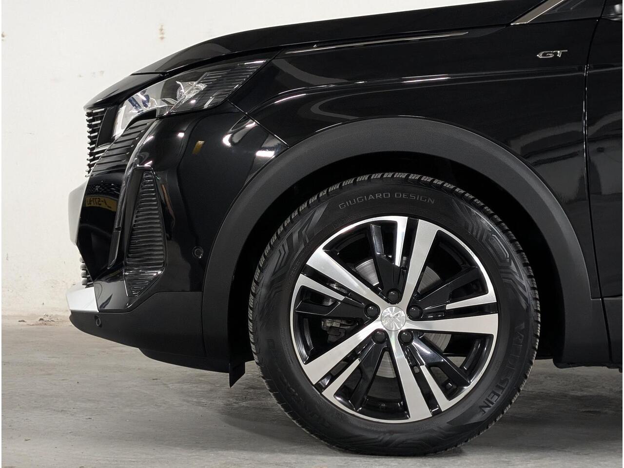 Peugeot 3008 GT 1.2 Turbo EAT8 | SCHUIF/KANTELDAK | TREKHAAK | ALCANTARA | ADAPTIVE CRUISE | STOELVERW. | ALL-SEASON BANDEN | NAVI | CAMERA