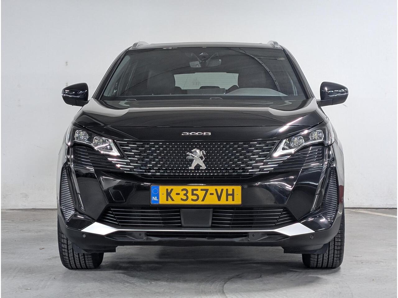 Peugeot 3008 GT 1.2 Turbo EAT8 | SCHUIF/KANTELDAK | TREKHAAK | ALCANTARA | ADAPTIVE CRUISE | STOELVERW. | ALL-SEASON BANDEN | NAVI | CAMERA