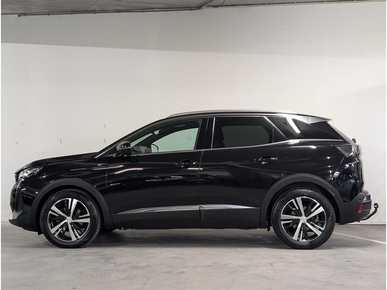 Peugeot 3008 GT 1.2 Turbo EAT8 | SCHUIF/KANTELDAK | TREKHAAK | ALCANTARA | ADAPTIVE CRUISE | STOELVERW. | ALL-SEASON BANDEN | NAVI | CAMERA