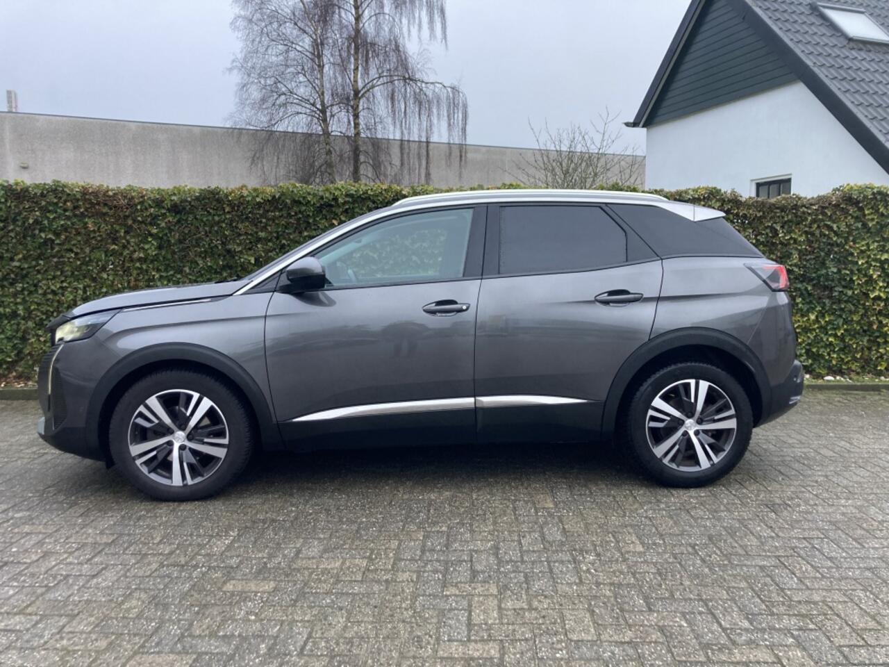 Peugeot 3008 1.2 PureT. Automaat Navigatie Nieuw model
