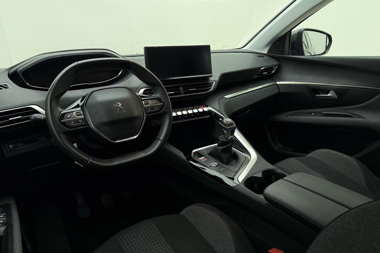 Peugeot 3008 1.2 PureTech Active 130 PK | Trekhaak | Cruise Control | Climate Control | Camera Achter | Navigatie