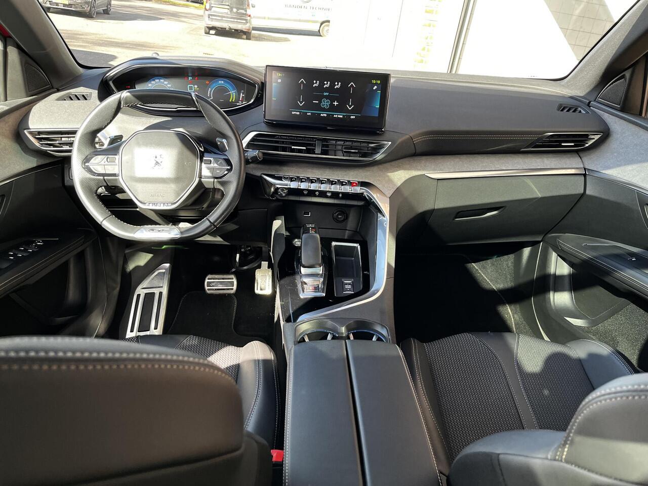 Peugeot 3008 GT 1.6 PHEV HYbrid 225pk e-EAT8 | SCHUIF/KANTELDAK | ADAPTIVE CRUISE | NAVI | CAMERA | KEYLESS ENTRY | DODEHOEKBEW. | TWO-TONE! |