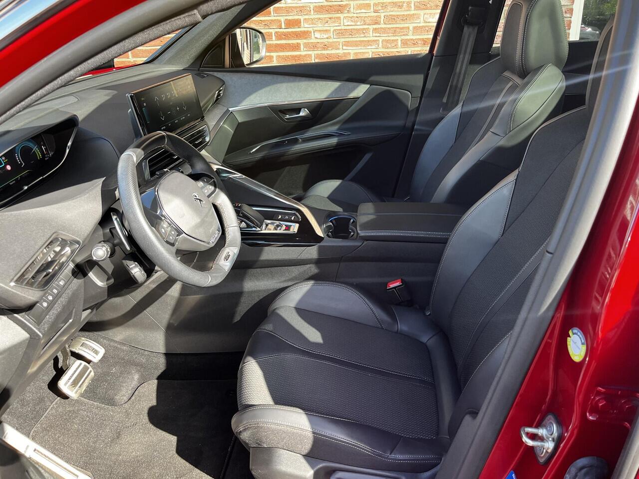 Peugeot 3008 GT 1.6 PHEV HYbrid 225pk e-EAT8 | SCHUIF/KANTELDAK | ADAPTIVE CRUISE | NAVI | CAMERA | KEYLESS ENTRY | DODEHOEKBEW. | TWO-TONE! |