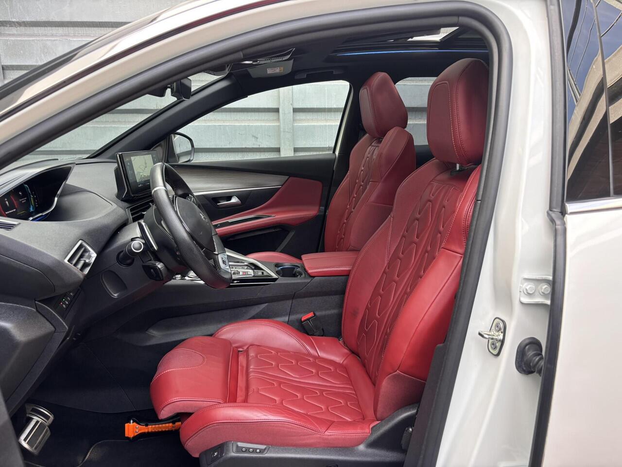 Peugeot 3008 GT Pack 1.6 HYbrid4 PHEV 300pk e-EAT8 4x4 | SCHUIF/KANTELDAK | ELEKTR. A.KLEP | NIGHTVISION | FOCAL HIFI | 360° CAMERA | NAVI | MASSAGE | LEDER| AGR-STOELEN |