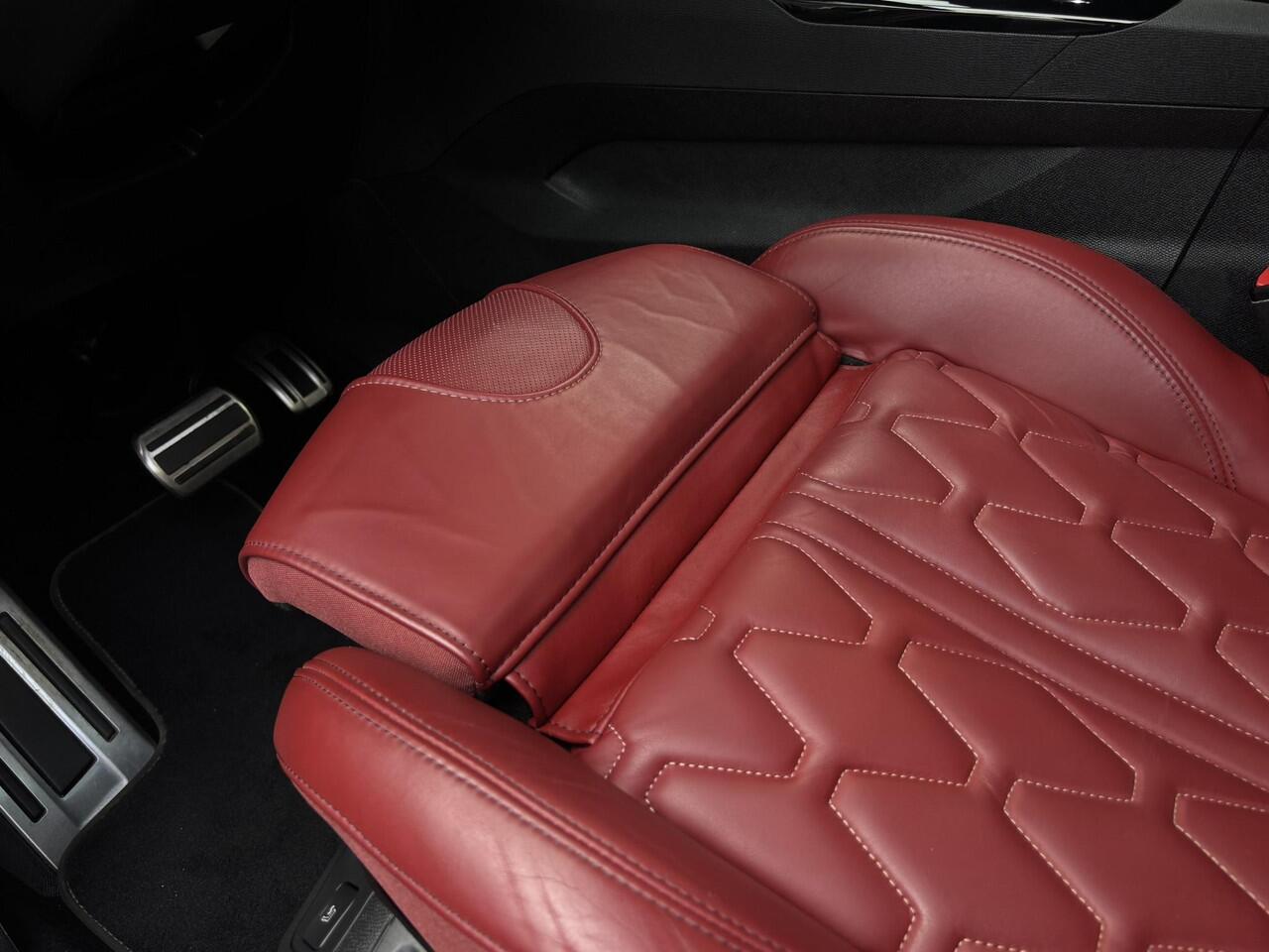 Peugeot 3008 GT Pack 1.6 HYbrid4 PHEV 300pk e-EAT8 4x4 | SCHUIF/KANTELDAK | ELEKTR. A.KLEP | NIGHTVISION | FOCAL HIFI | 360° CAMERA | NAVI | MASSAGE | LEDER| AGR-STOELEN |