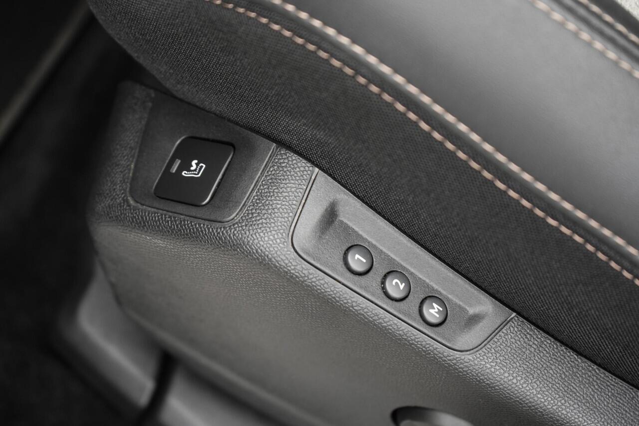 Peugeot 3008 1.6 HYbrid 225 GT | VIRTUAL | CAMERA | MEMORY