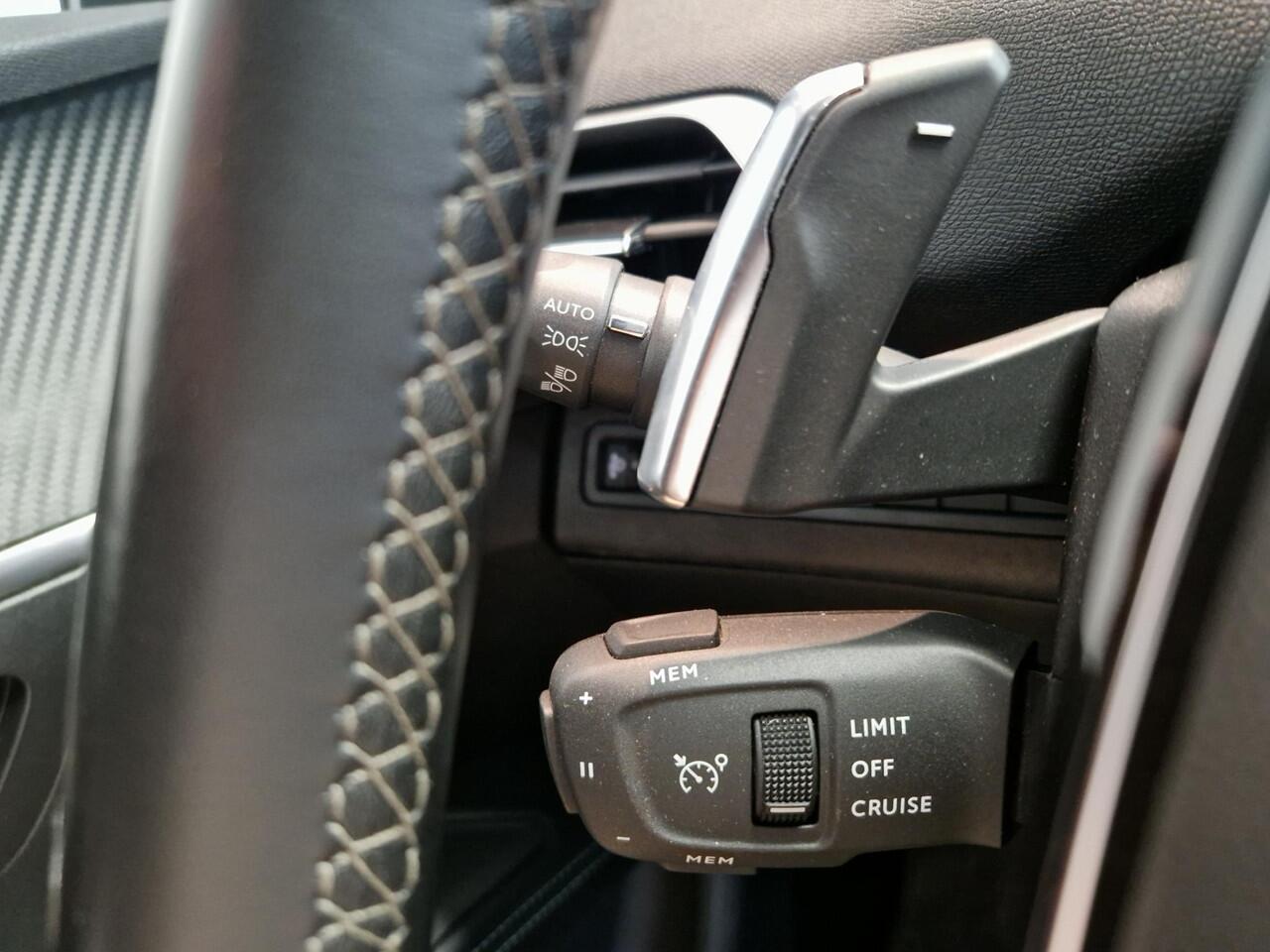 Peugeot 3008 1.6 Plug-in-Hybrid 225pk Allure Automaat | Navigatie | Achteruitrijcamera | Cruise Control | Apple Carplay/Android Auto