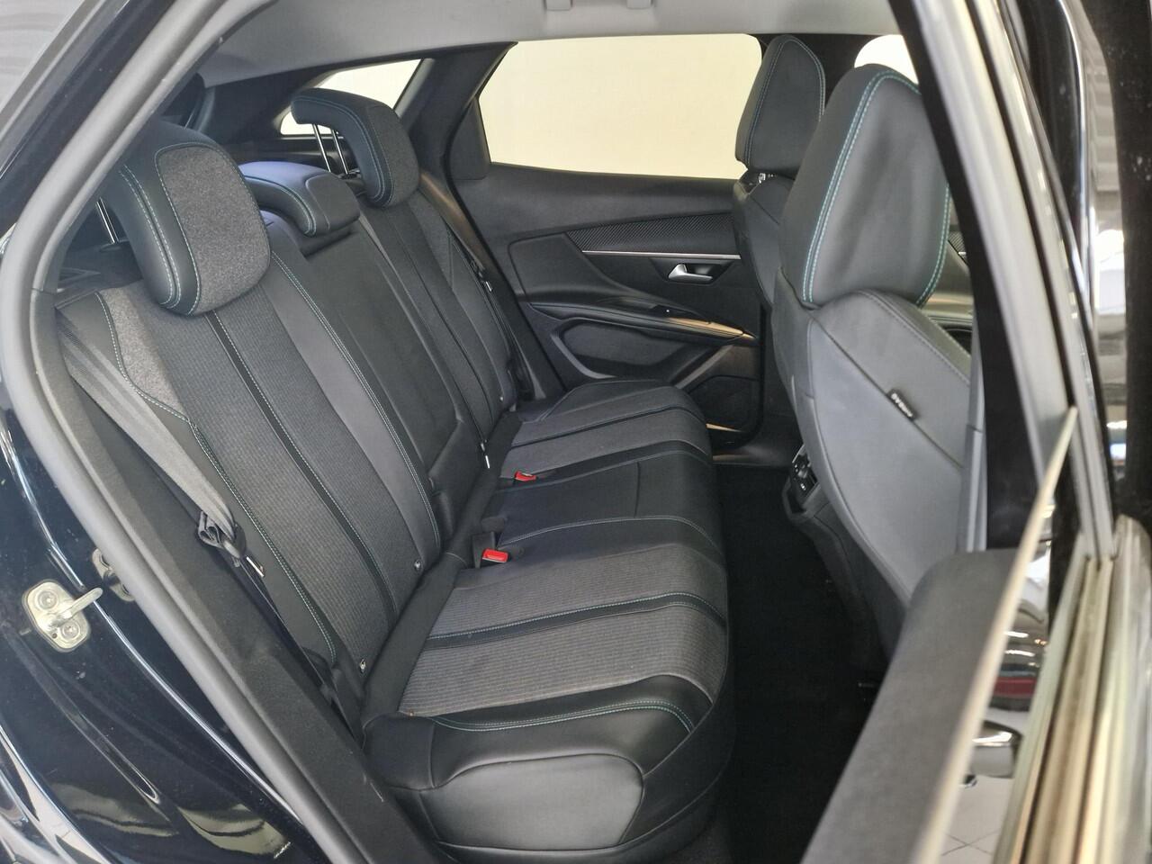 Peugeot 3008 1.6 Plug-in-Hybrid 225pk Allure Automaat | Navigatie | Achteruitrijcamera | Cruise Control | Apple Carplay/Android Auto