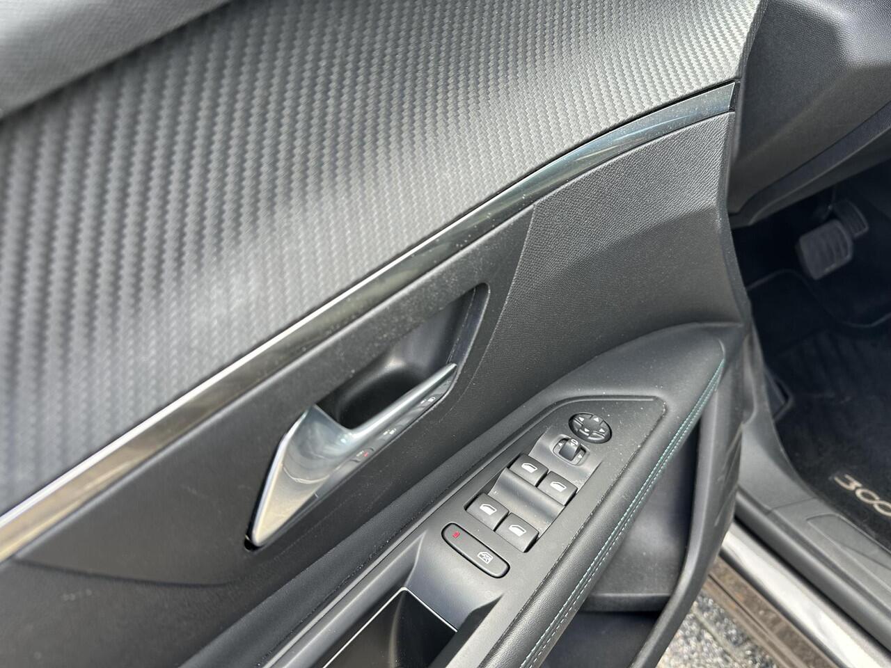 Peugeot 3008 1.6 HYbrid 225 Allure Pack Business Automaat | 1e Eigenaarsauto met slechts 38.250 KM | Navigatie | Camera | Stoelverwarming | Climate Control | Keyless Entry | Cruise Control | LED Verlichting | Hoge Zitpositie | Digitaal Dashboard | Plug-In Hybride |