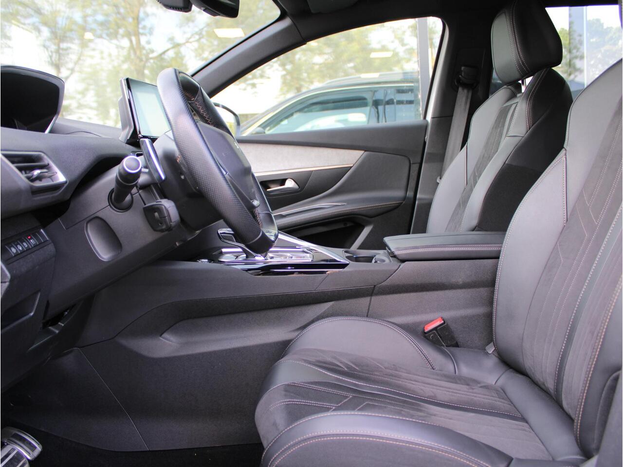 Peugeot 3008 1.6 HYbrid 225 GT Pack Business | Navi / Focal / Camera