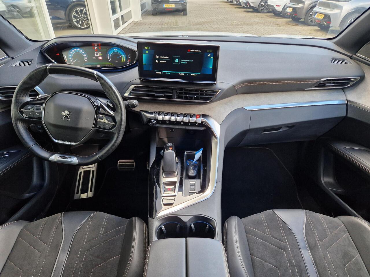 Peugeot 3008 1.6 HYbrid4 300 GT Pack Business | Climate & Adaptive Cruise Control | Stoelverwarming | Parkeersensoren | Camera | AppleCarPlay/AndroidAuto |