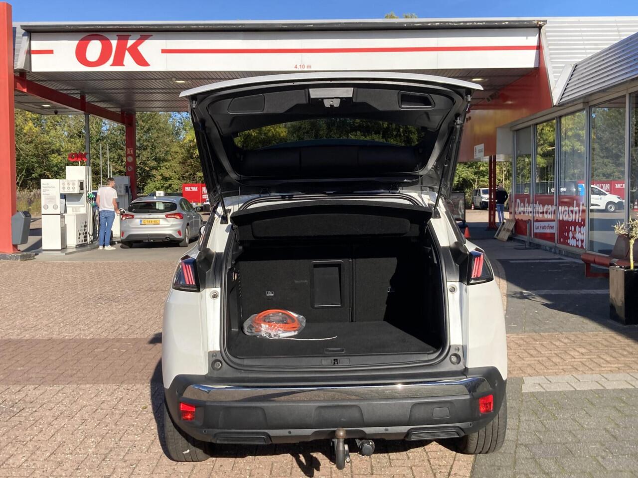 Peugeot 3008 1.6 PureTech GT | Apple carplay/Android auto | Navigatie | Keyless entry | Trekhaak | Stoelverwarming | Camera | Climate controp |Lichtmetalen velgen 18'' |