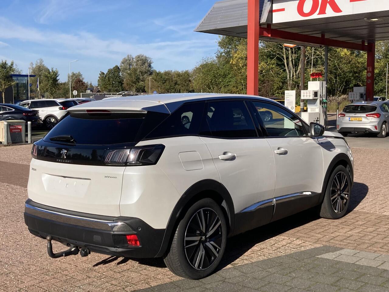 Peugeot 3008 1.6 PureTech GT | Apple carplay/Android auto | Navigatie | Keyless entry | Trekhaak | Stoelverwarming | Camera | Climate controp |Lichtmetalen velgen 18'' |