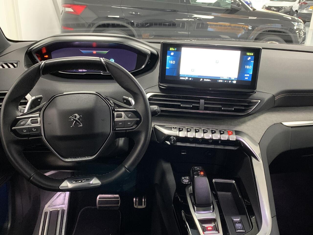 Peugeot 3008 1.6 HYbrid4 300 GT PANORAMADAK | ACHTERUITRIJCAMERA | NAVIGATIE