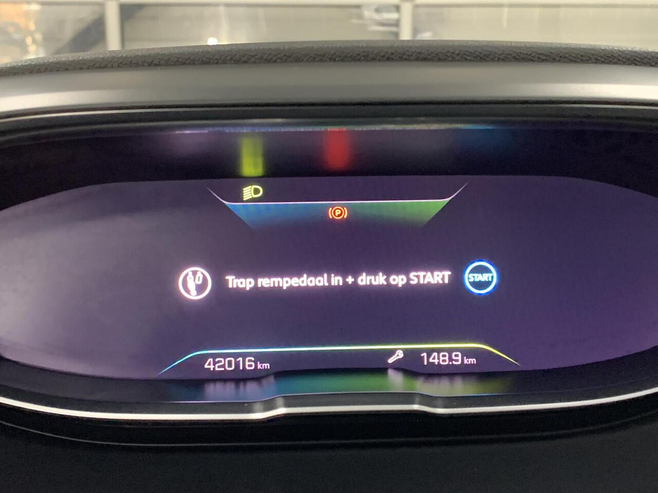 Peugeot 3008 1.6 HYbrid4 300 GT PANORAMADAK | ACHTERUITRIJCAMERA | NAVIGATIE