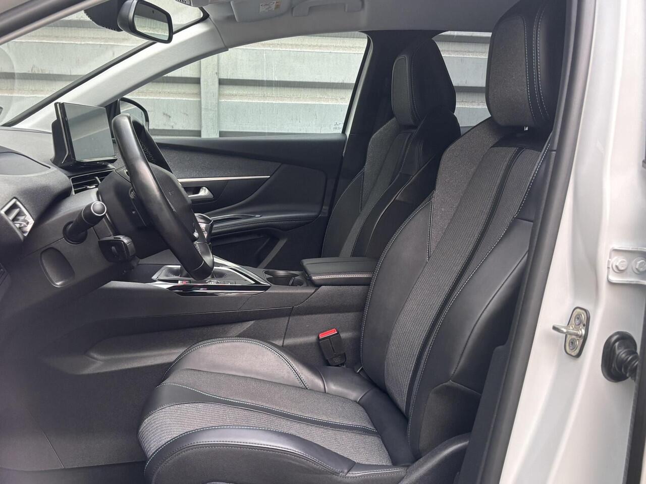 Peugeot 3008 Allure Pack 1.2 Turbo 130pk | TREKHAAK | STOELVERW. | CAMERA | NAVI | KEYLESS | FULL LED | DODEHOEKBEW. |