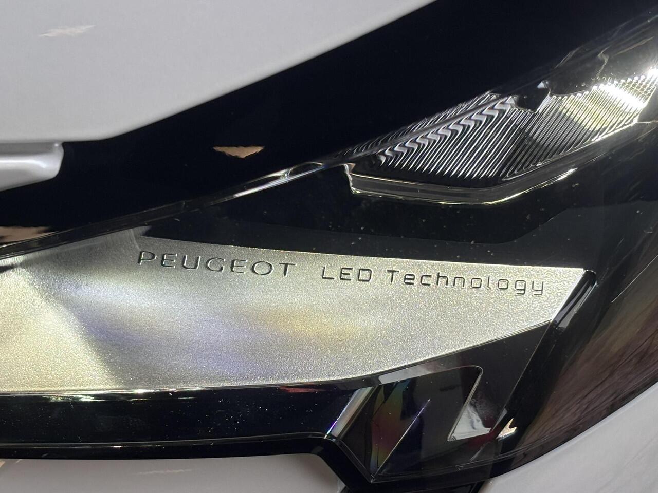 Peugeot 3008 Allure Pack 1.2 Turbo 130pk | TREKHAAK | STOELVERW. | CAMERA | NAVI | KEYLESS | FULL LED | DODEHOEKBEW. |