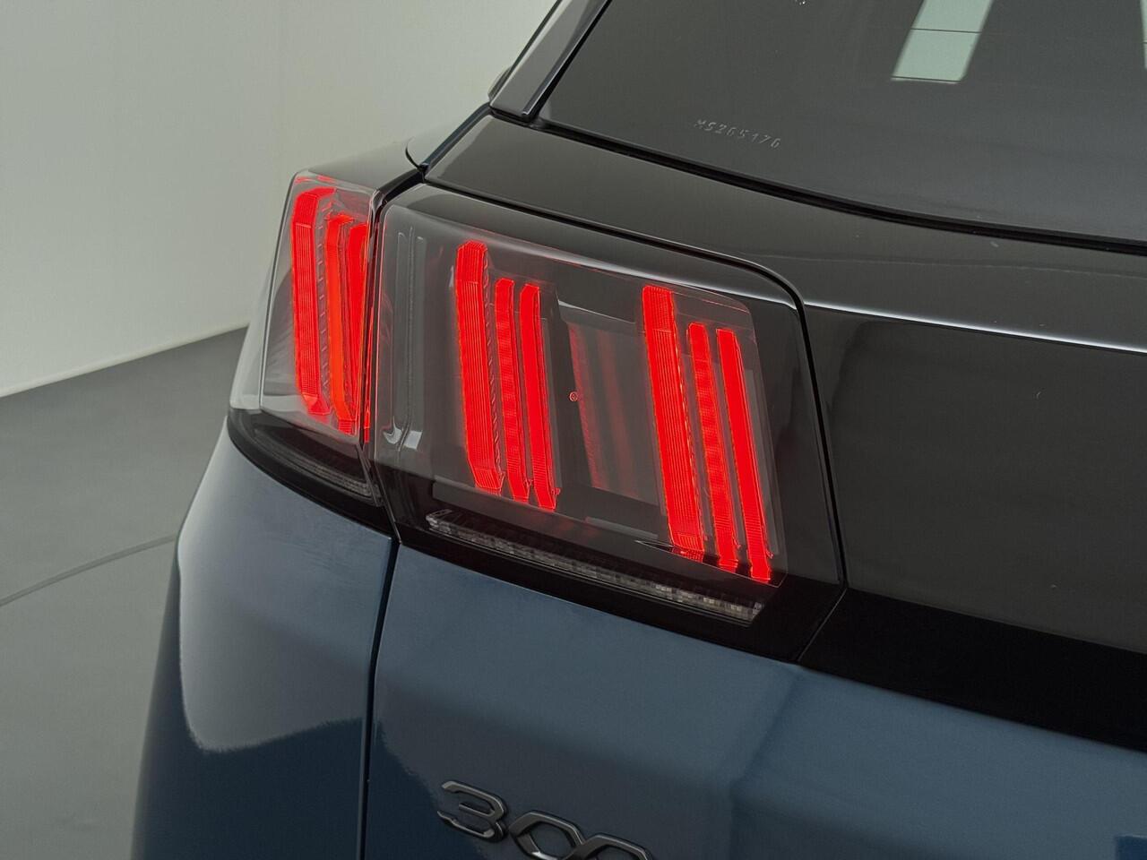 Peugeot 3008 1.6 HYbrid4 300 GT Pack Business VAN: ¤30.900,- VOOR: ¤28.330,- UW EINDEJAARSVOORDEEL: ¤2.570,- | BLACK PACK | PANO DAK | APPLE CARPLAY / ANDROID AUTO | AFN. TREKHAAK | FOCAL AUDIO | 300 PK! | MEM. STOEL MET MASSAGE |