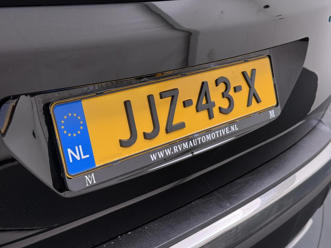 Peugeot 3008 1.6 HYbrid4 300 GT VAN: ¤30.900,- VOOR: ¤27.877,- UW EINDEJAARSVOORDEEL: ¤3.023 | COMPLETE AUTO| PANO| ELEK. ACHTERKLEP| TREKHAAK| ELEK. STOEL + MASSAGE| FOCAL AUDIO| CAMERA ACHTER + VOOR| STOELVERWARMING| ADAP. CRUISE