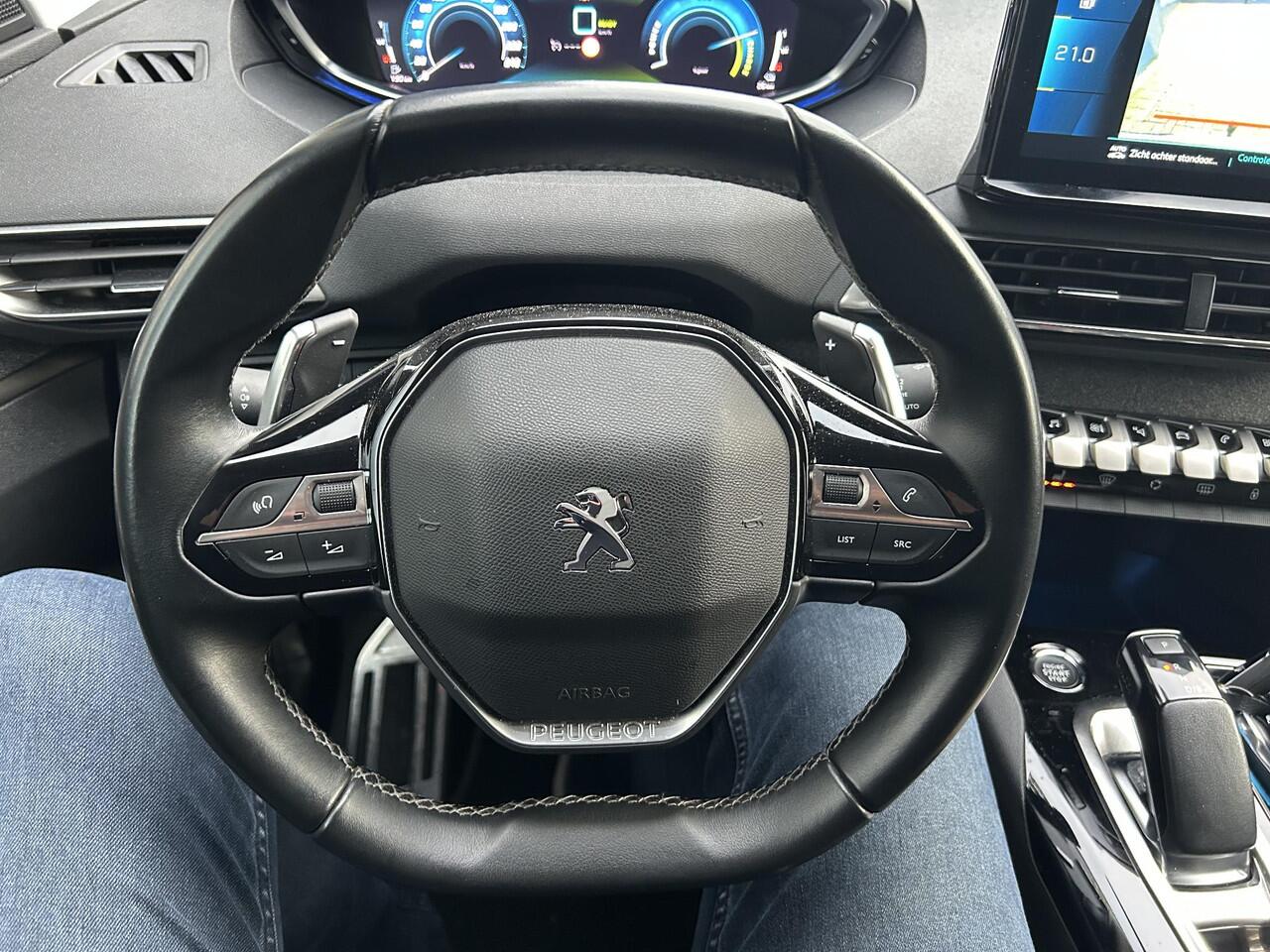 Peugeot 3008 1.6 HYbrid 225 PK Road Trip | Trekhaak 1250KG | Navigatie | Stoelverwarming | Plug-In Hybride tot 55 KM Elektrisch Rijden | Dodehoek detectie | Cruise Control | Parkeercamera | Keyless Entry | LED Verlichting | Parkeersensoren V+A | Hoge Zitpositie |