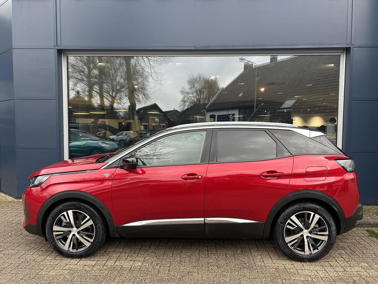 Peugeot 3008 1.6 HYbrid 225 PK Road Trip | Trekhaak 1250KG | Navigatie | Stoelverwarming | Plug-In Hybride tot 55 KM Elektrisch Rijden | Dodehoek detectie | Cruise Control | Parkeercamera | Keyless Entry | LED Verlichting | Parkeersensoren V+A | Hoge Zitpositie |