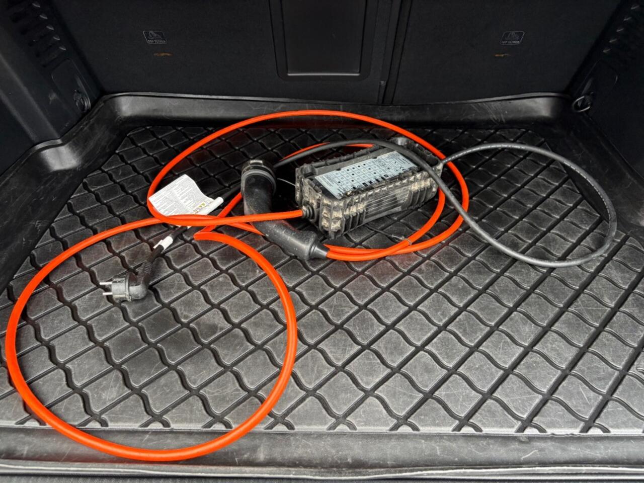 Peugeot 3008 1.6 HYBRID 225PK PHEV GT AUT. PANO-DAK NAVI CAMERA CARPLAY AIRCO LMV PDC