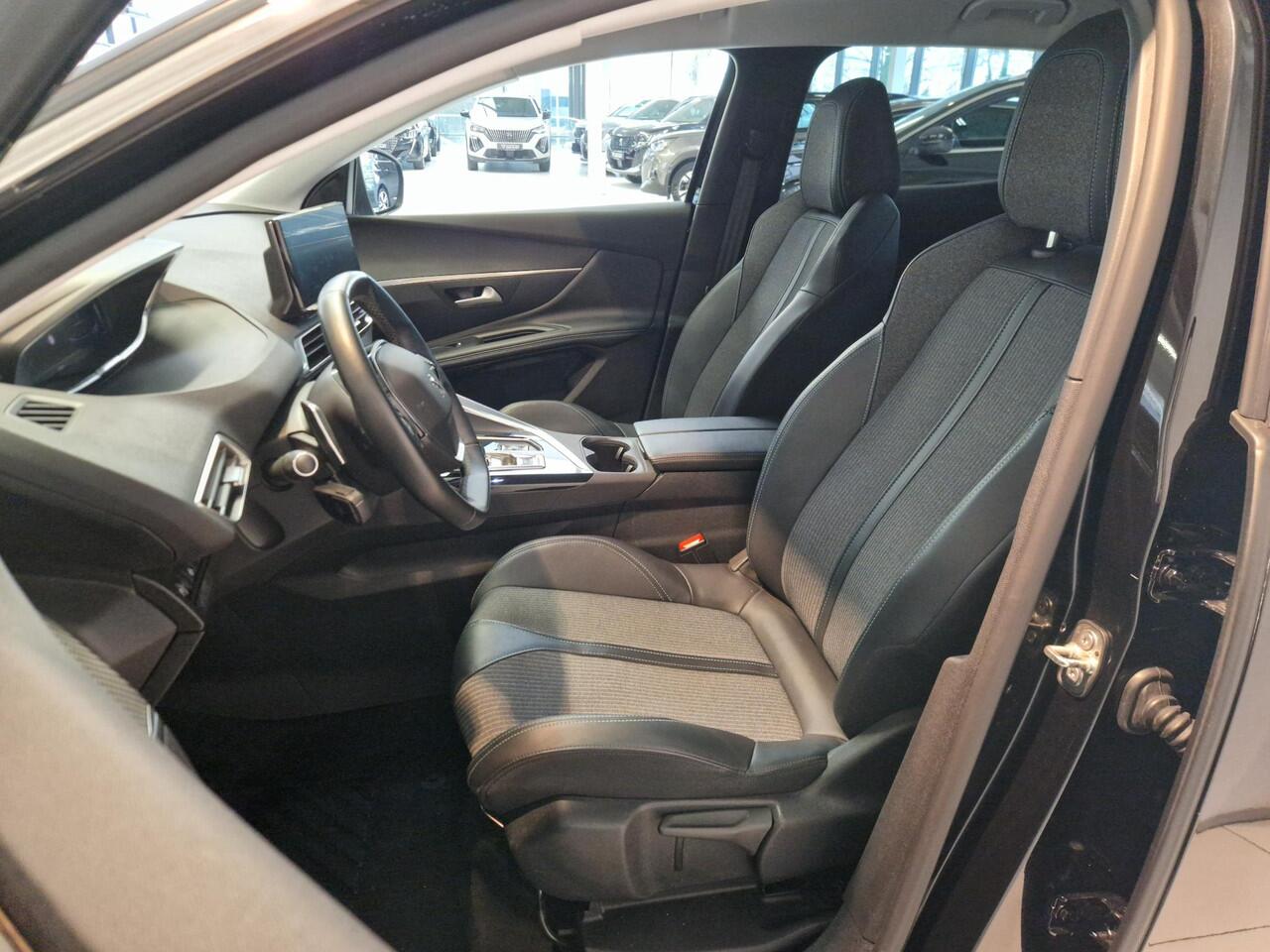 Peugeot 3008 1.6 Plug-in-Hybrid 225pk Allure SOH 94,6% | Automaat | Navigatie | Achteruitrijcamera | Cruise Control | Apple Carplay/Android Auto