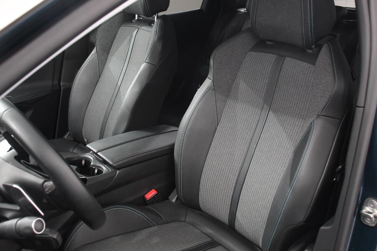 Peugeot 3008 1.2 PureTech 130pk Automaat Allure Navigatie Climate Control Parkeer sensoren Camera