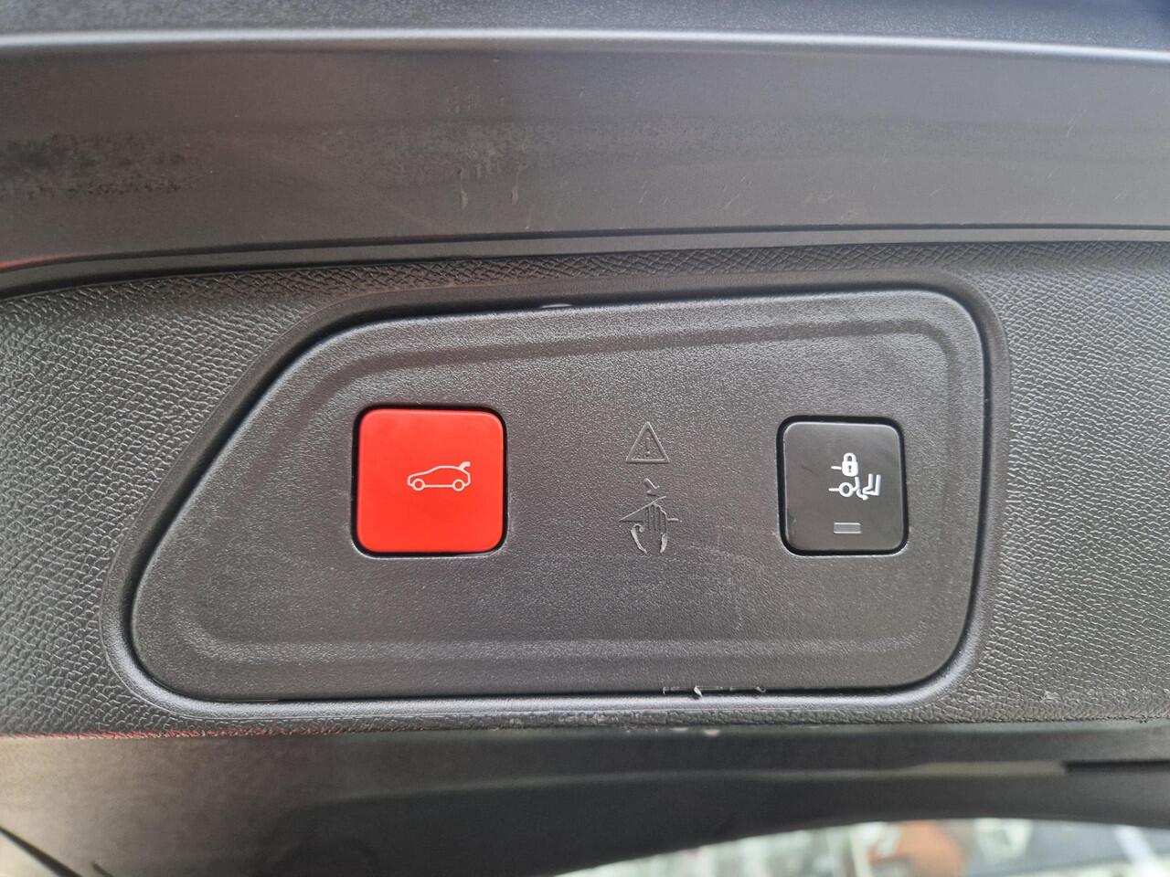 Peugeot 3008 1.6 HYbrid4 300 GT Pack Business | Adaptieve Cruise | Stoelverwarming | 360gr camera's | Elektr. achterklep | Dodehoek detectie