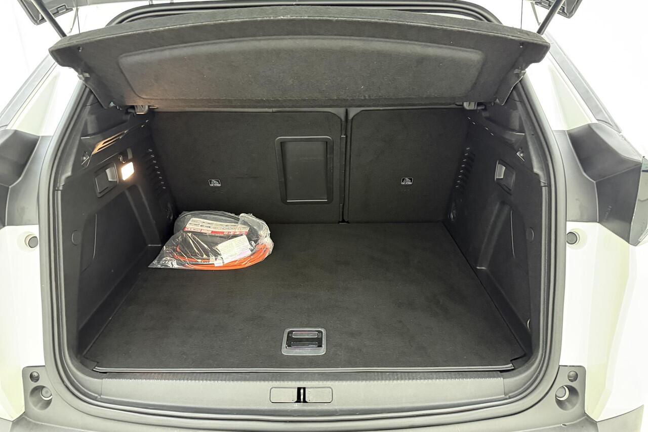 Peugeot 3008 1.6 HYbrid 225 Blue Lease Allure | Apple carplay/Android auto | navigatie | Climate control | Trekhaak | Parkeercamera | Parkeersensoren V+A |