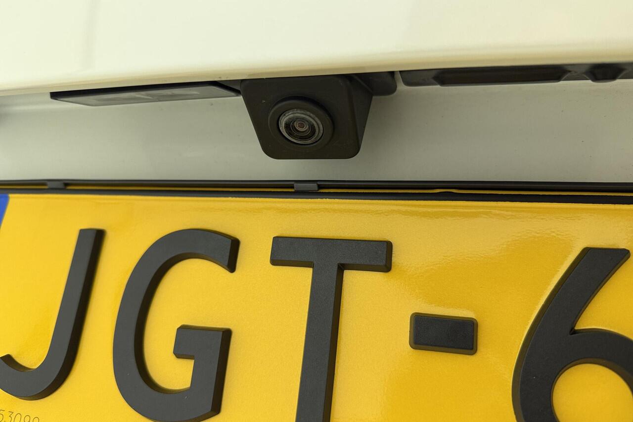 Peugeot 3008 1.6 HYbrid 225 Blue Lease Allure | Apple carplay/Android auto | navigatie | Climate control | Trekhaak | Parkeercamera | Parkeersensoren V+A |