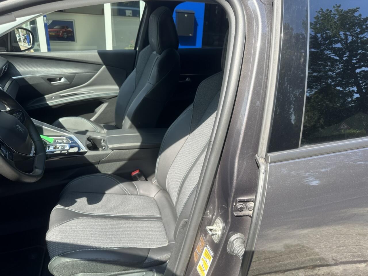 Peugeot 3008 1.6 HYbrid BL Allure