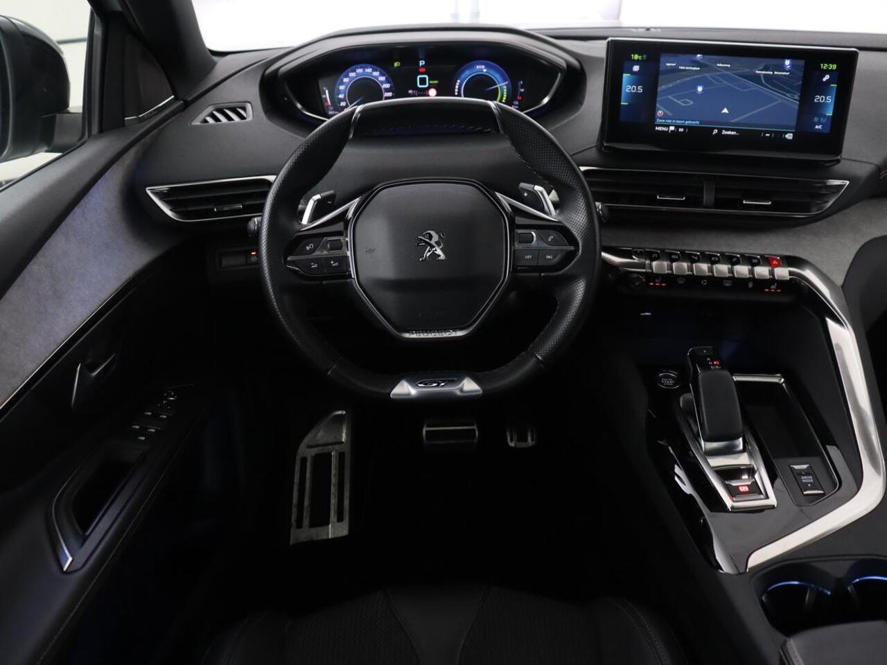 Peugeot 3008 1.6 HYbrid 225 GT | Panoramadak | Trekhaak | Adaptive cruise | 360 Camera | Stoelverwarming | Carplay | Focal HiFi | Navigatie | 19'' | PHEV | Plug In