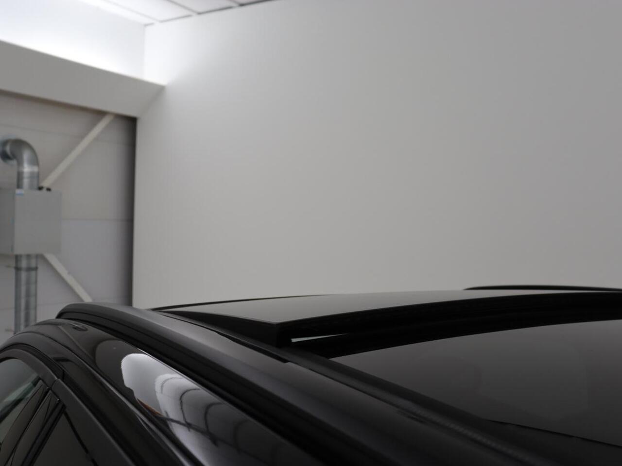 Peugeot 3008 1.6 HYbrid 225 GT | Panoramadak | Trekhaak | Adaptive cruise | 360 Camera | Stoelverwarming | Carplay | Focal HiFi | Navigatie | 19'' | PHEV | Plug In