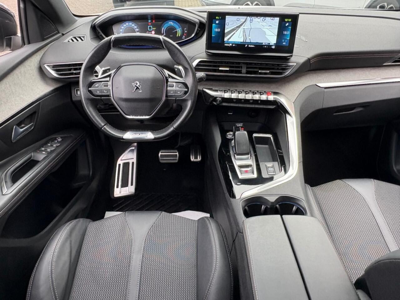 Peugeot 3008 1.6 HYBRID 225PK PHEV GT AUT. PANO-DAK NAVI CAMERA CARPLAY AIRCO LMV PDC