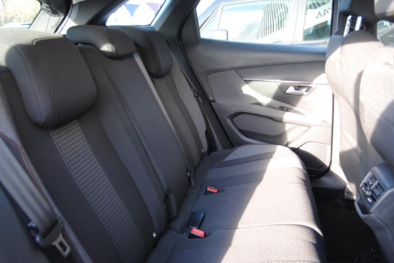 Peugeot 3008 1.2 PureTech ActiveP | Camera | Cruise | Apple Carplay