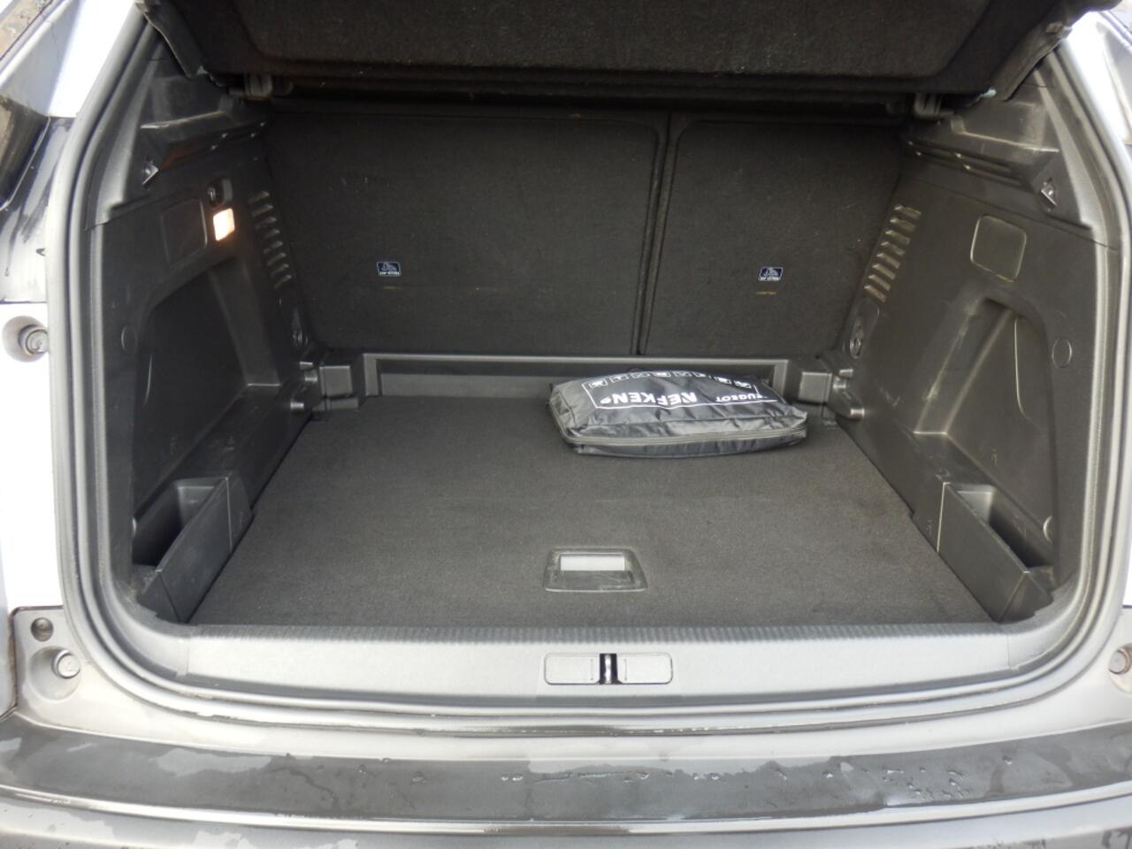 Peugeot 3008 1.2 Pure Tech Pack Business I Carplay I Nav. I Trekhaak I