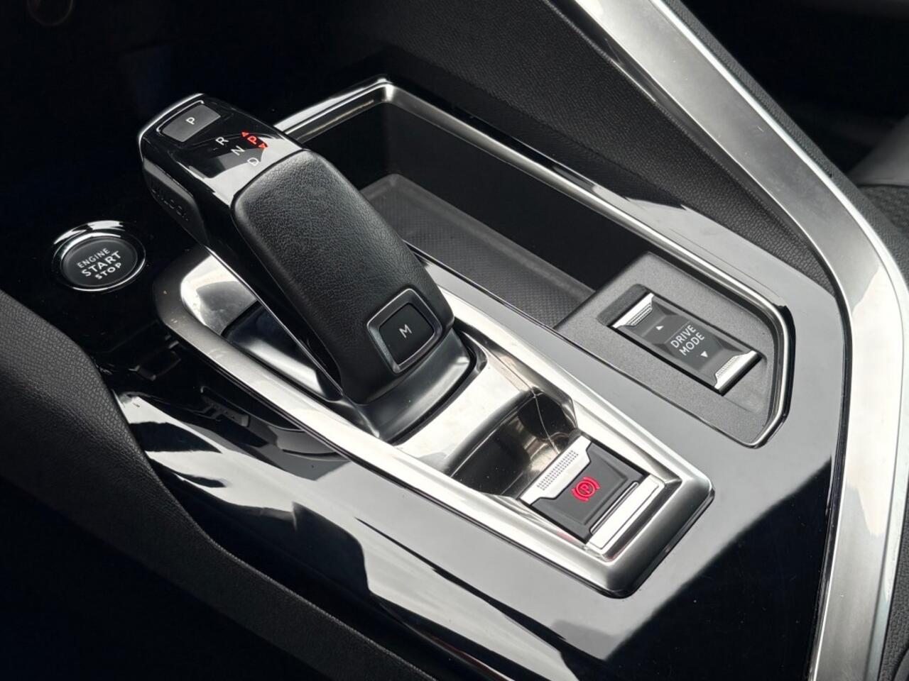 Peugeot 3008 1.2 PURETECH GT AUT. 130PK LED NAVI CARPLAY AIRCO