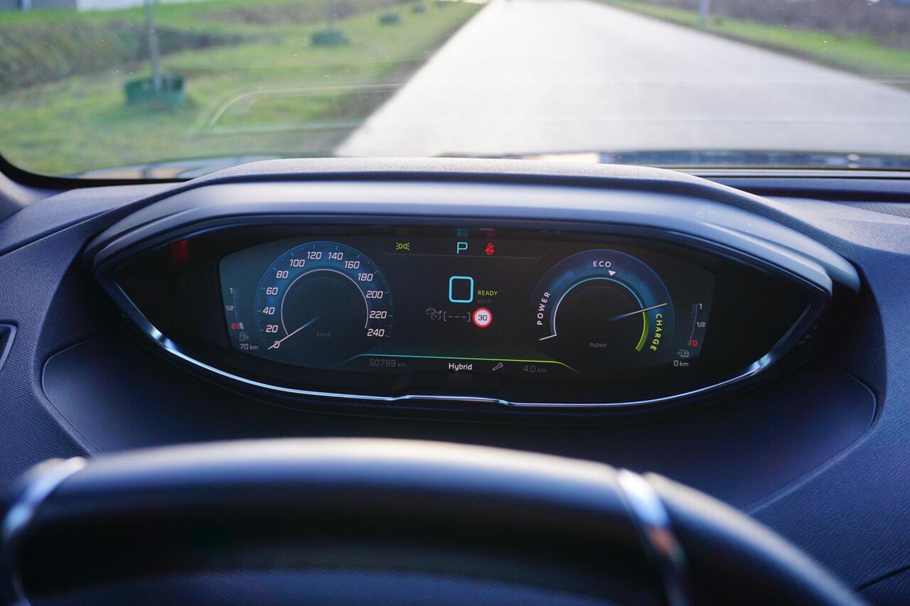 Peugeot 3008 1.6 HYbrid 225 GT |Camera |Adaptive Cruise |Navi |Carplay |Full LED verlichting |LM-velgen |Climate control |Dakrails |Mooie auto |1e eigenaar